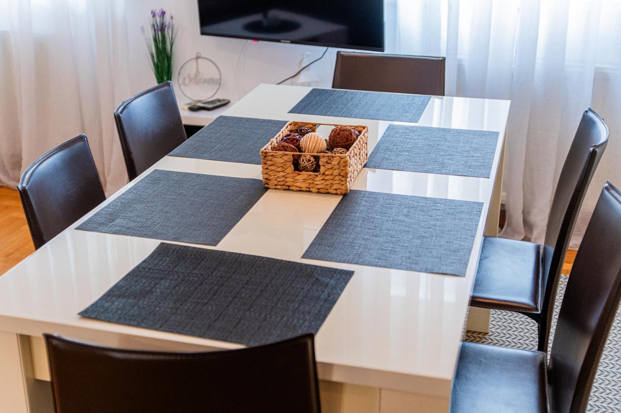 Flexible Selfcheckins 97 - Zagreb - Garden - Parking- Loggia - 2 Bedrooms Luaran gambar
