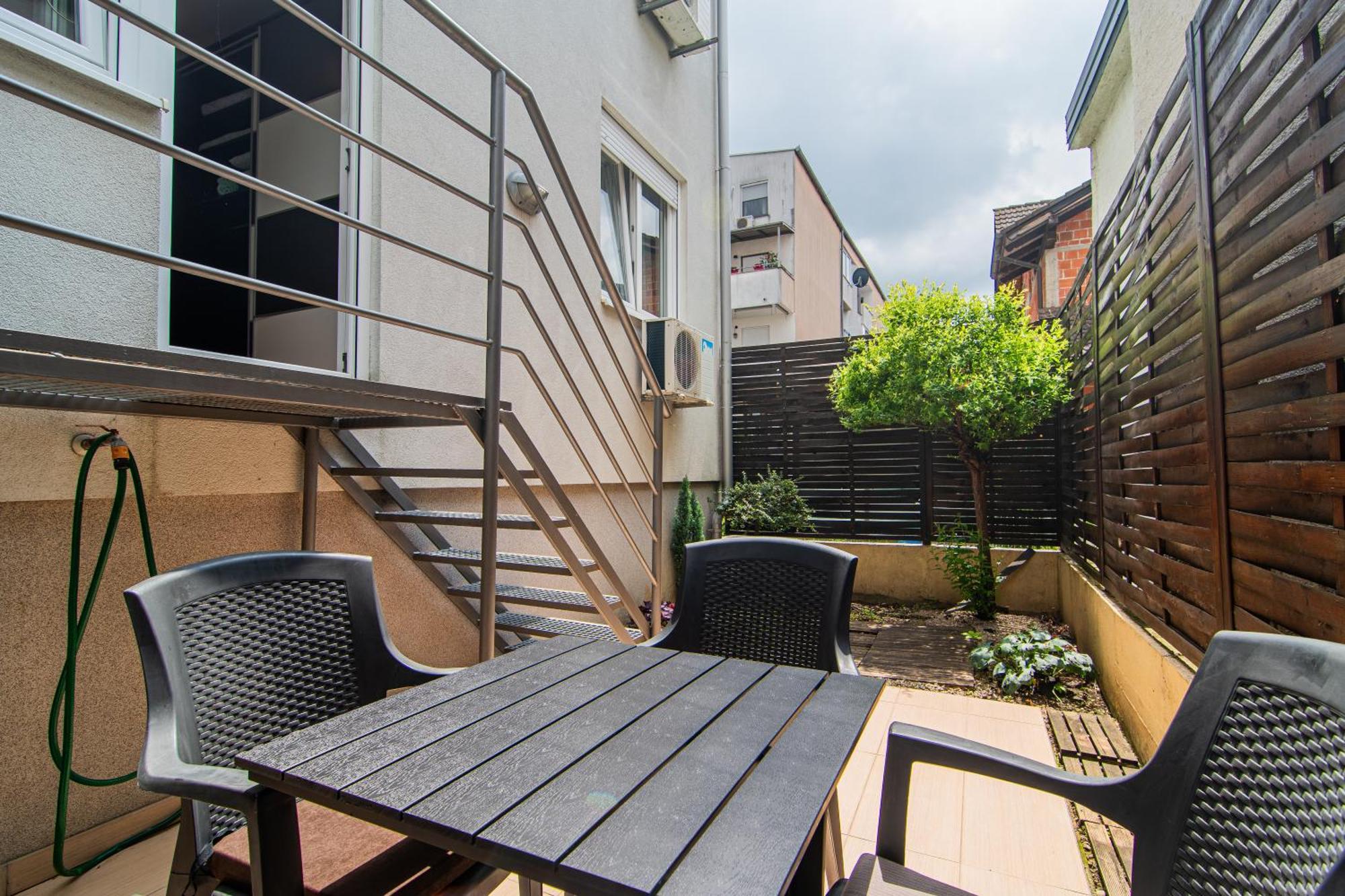 Flexible Selfcheckins 97 - Zagreb - Garden - Parking- Loggia - 2 Bedrooms Luaran gambar