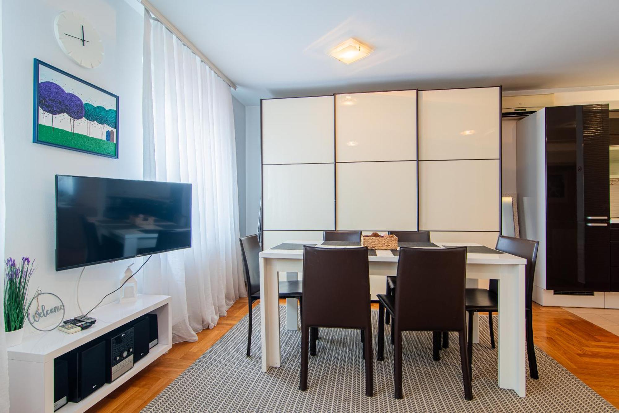 Flexible Selfcheckins 97 - Zagreb - Garden - Parking- Loggia - 2 Bedrooms Luaran gambar